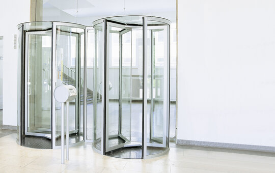 瑞可达 K 31 – three-leaf revolving door